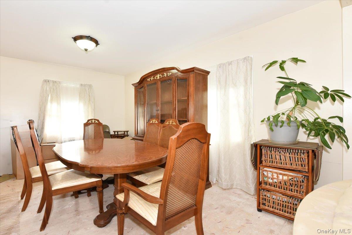 403 Oak Street – For Sale photo 8