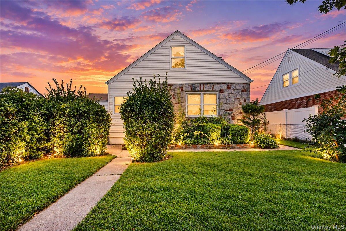 403 Oak Street – For Sale