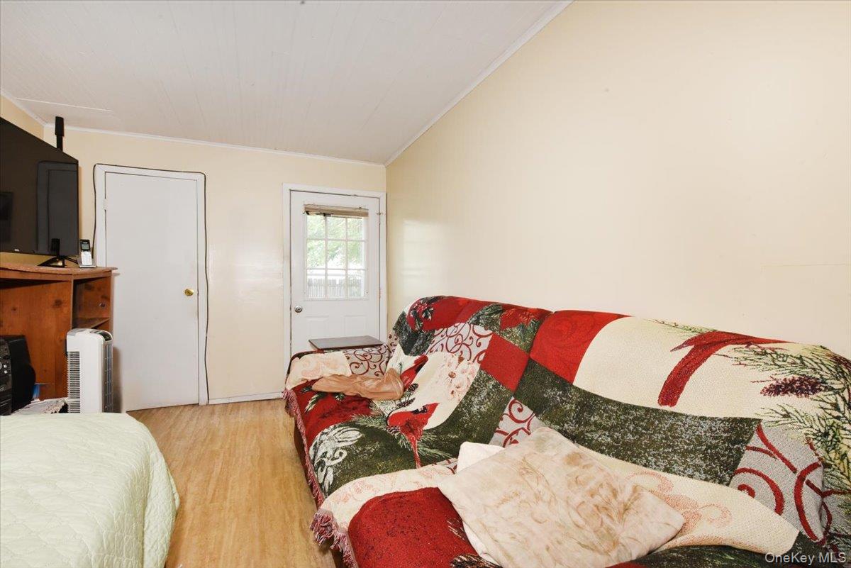 403 Oak Street – For Sale photo 16