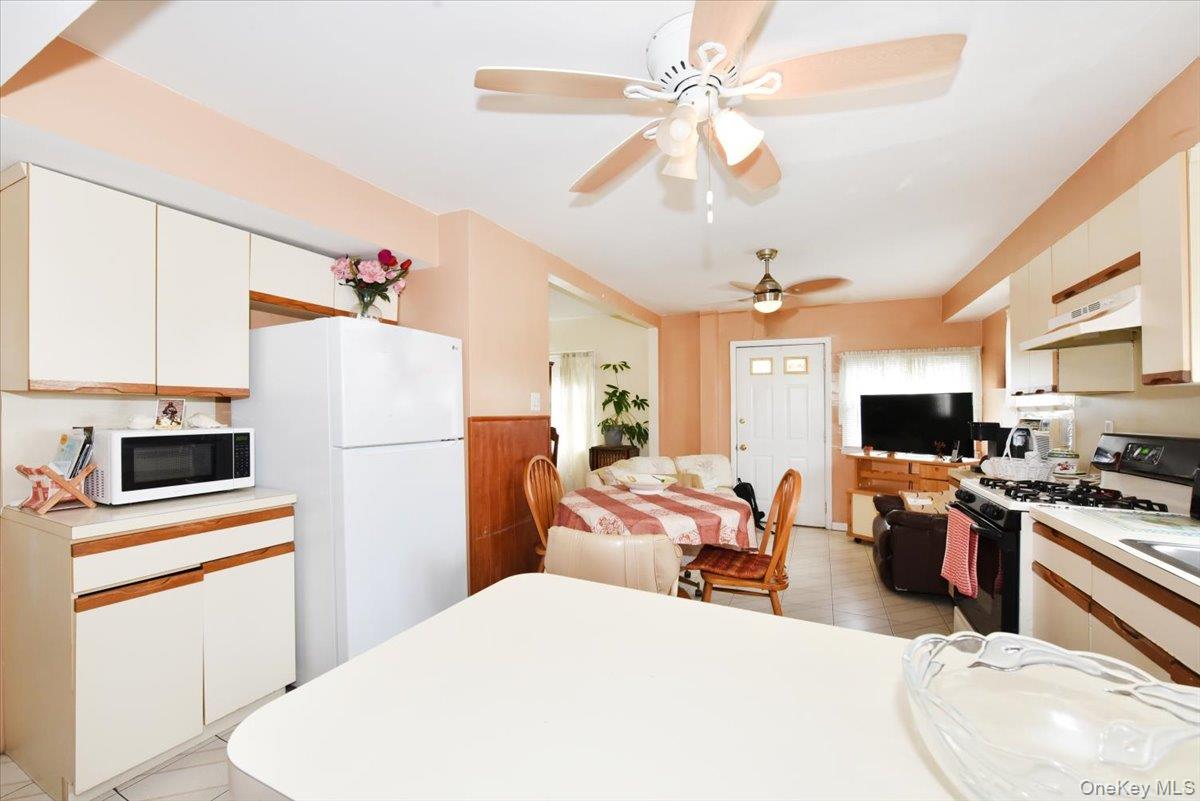 403 Oak Street – For Sale photo 11