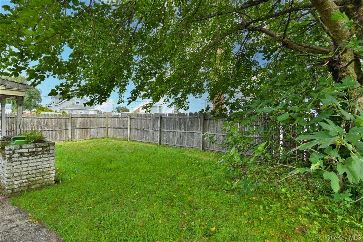 403 Oak Street – For Sale photo 23