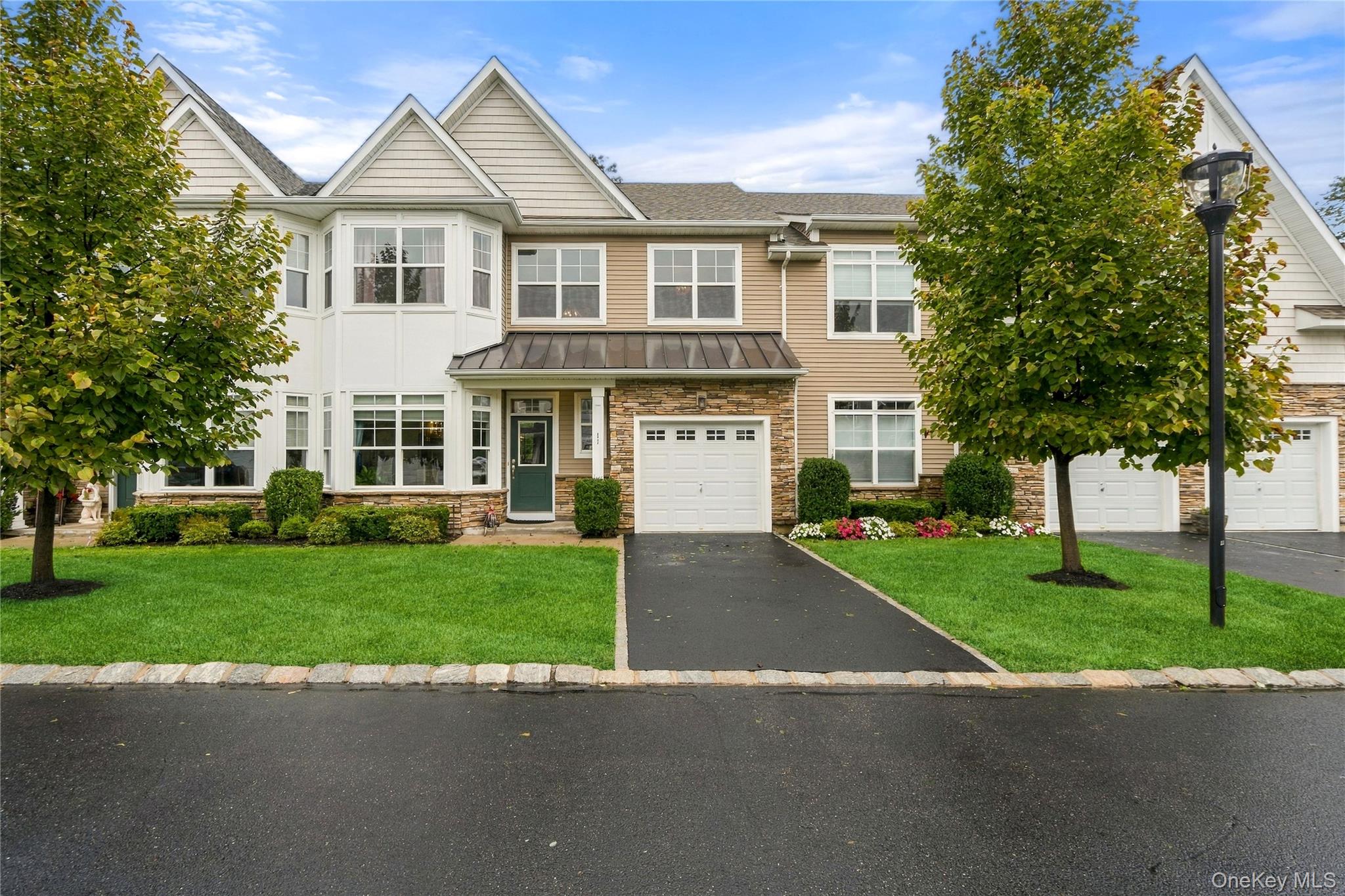 11 Silver Spruce Way – For Rent photo 2