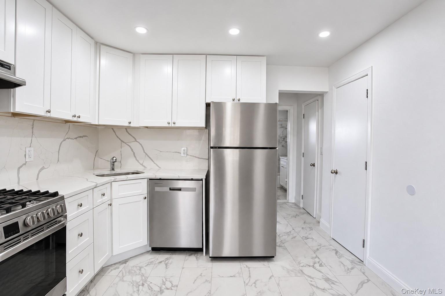 330 E Broadway, Unit 211 photo 5