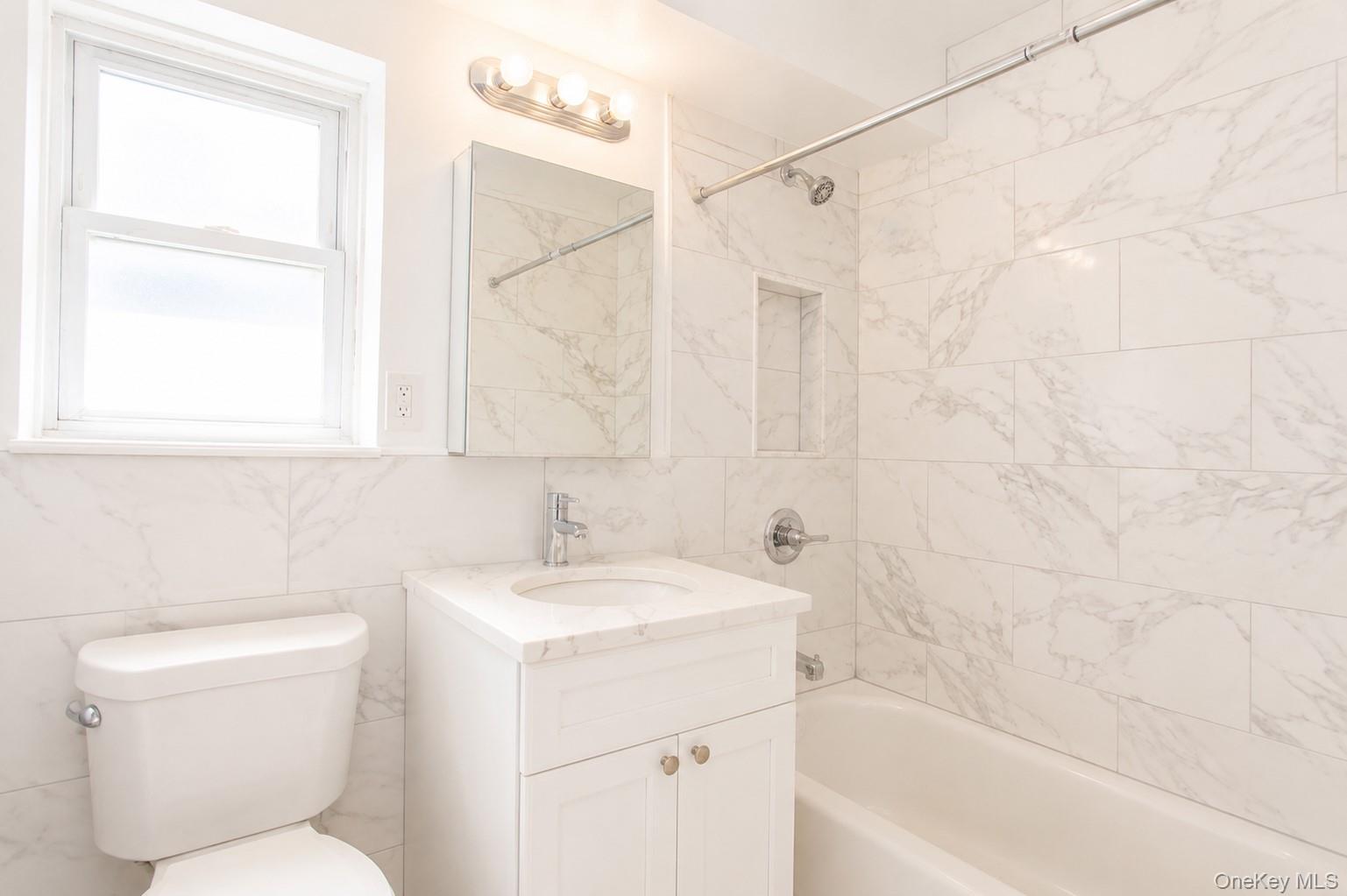 330 E Broadway, Unit 211 photo 14