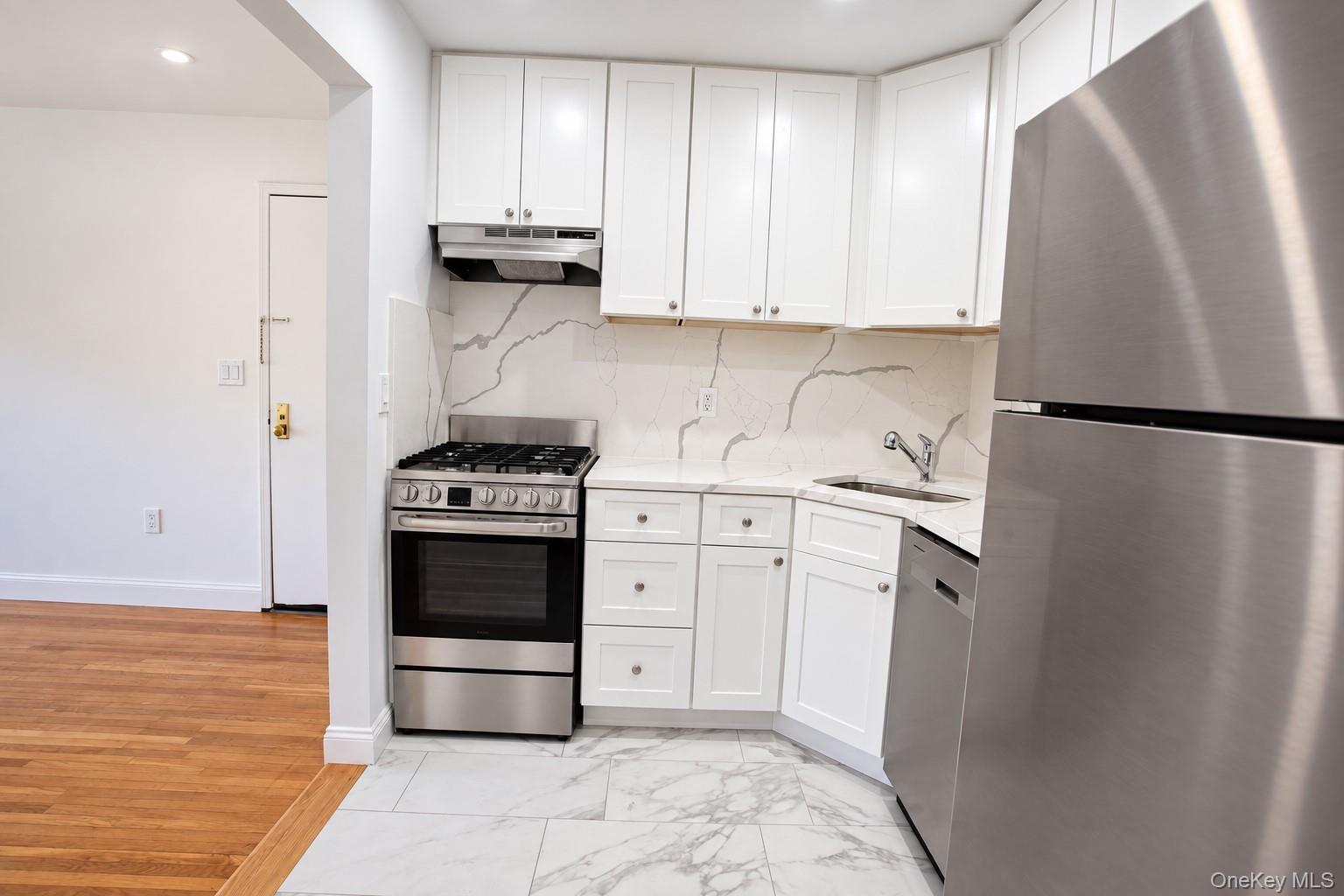330 E Broadway, Unit 211 photo 6