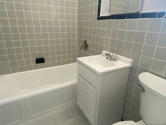 245-15 77th Crescent, Unit F-2 photo 9