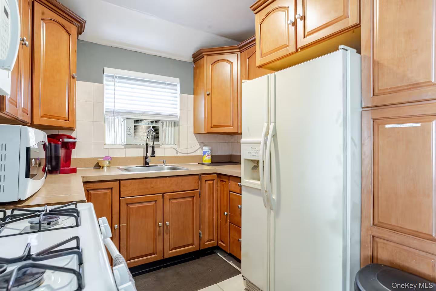 13745 Bedell Street – For Sale photo 8