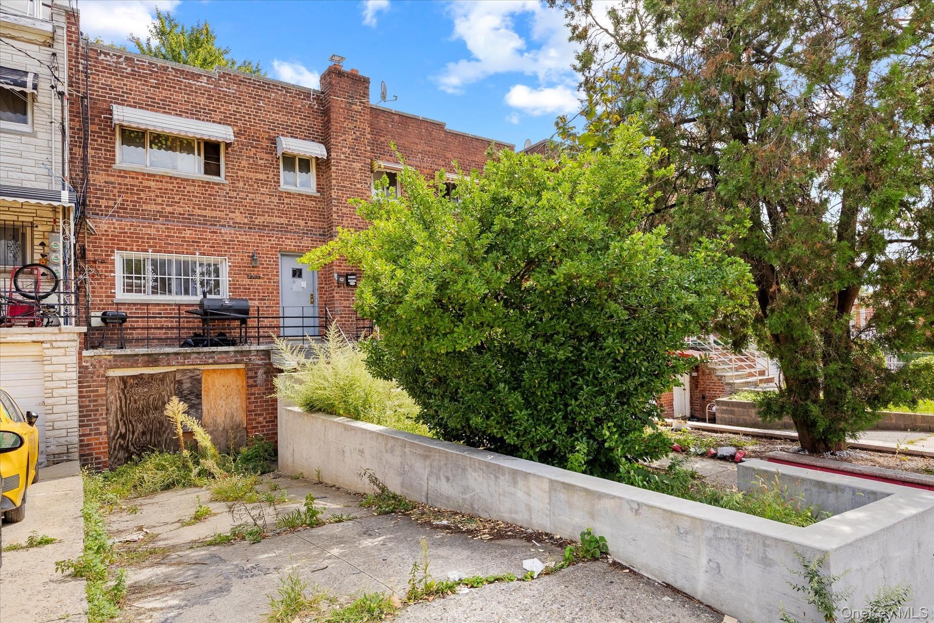 3768 Laconia Avenue – For Sale