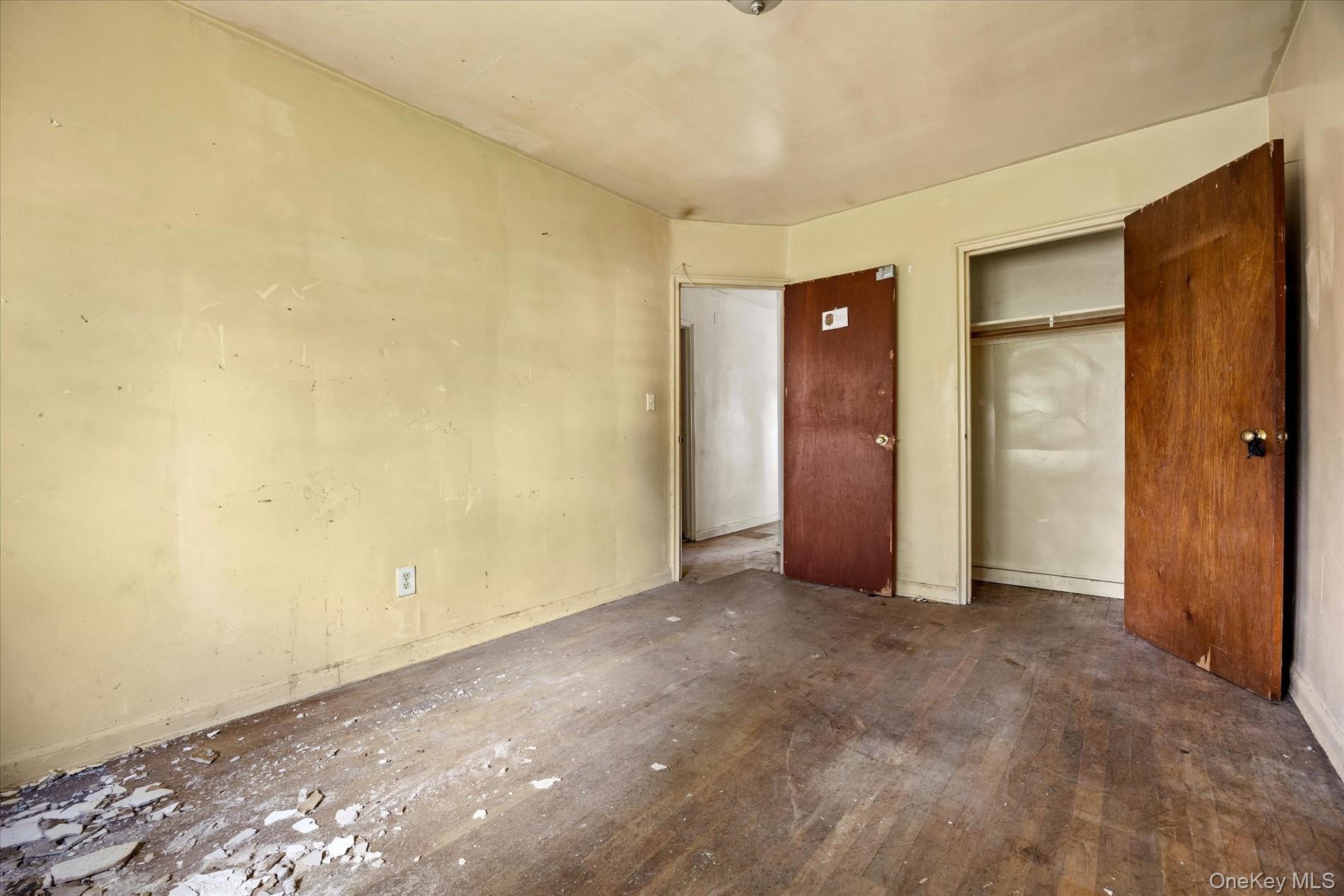 3768 Laconia Avenue – For Sale photo 9
