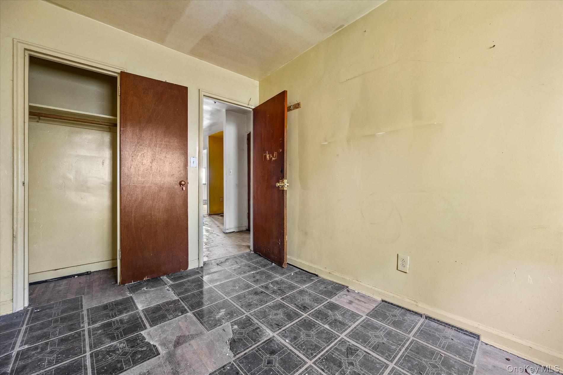 3768 Laconia Avenue – For Sale photo 11