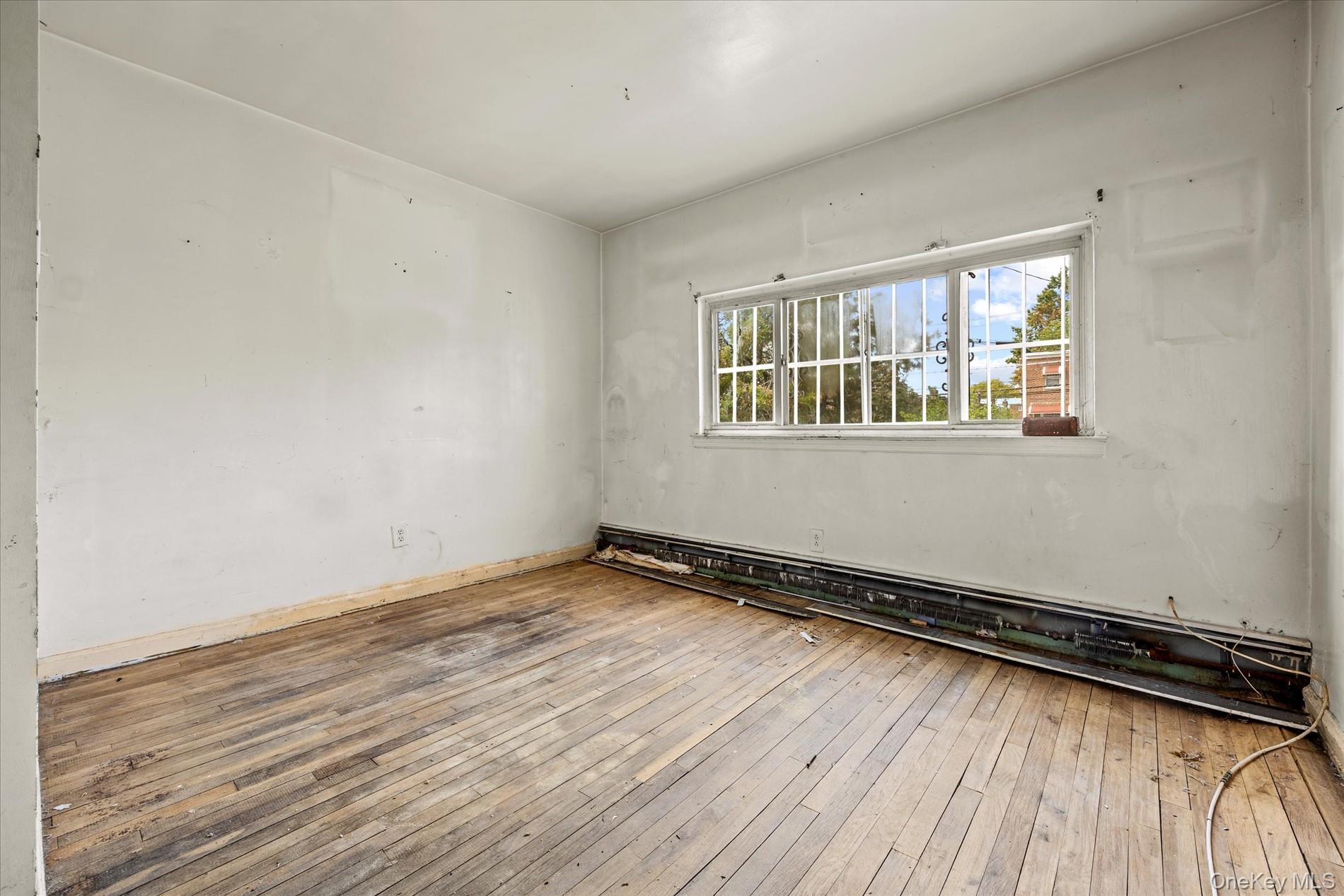 3768 Laconia Avenue – For Sale photo 5
