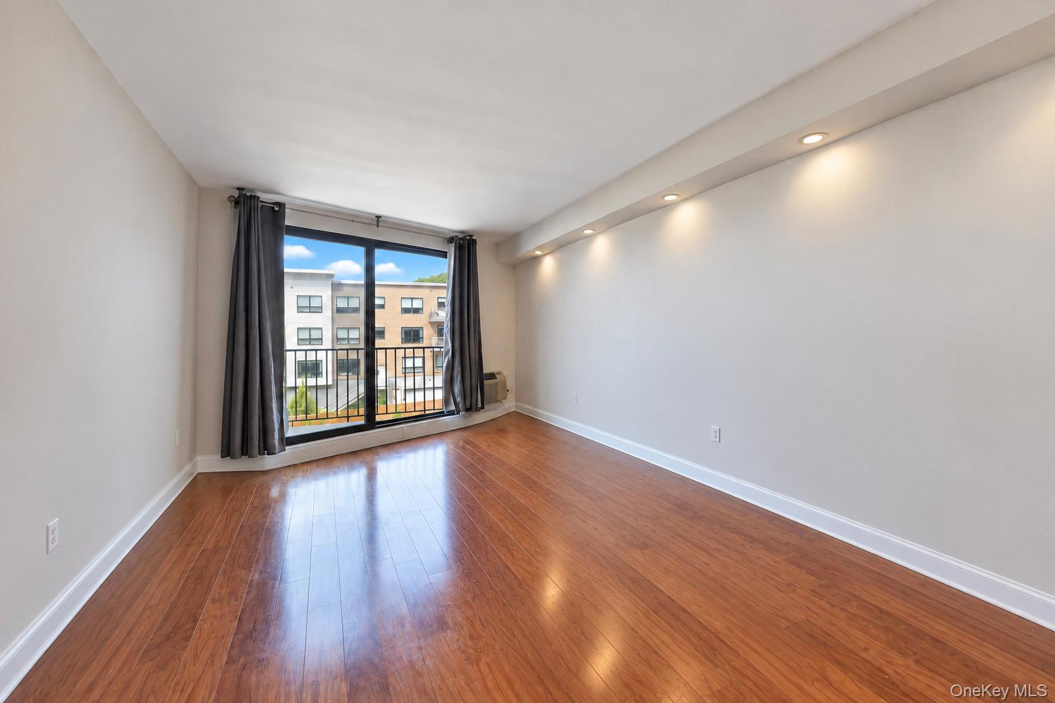 1155 Warburton Avenue, Unit 3Y photo 4