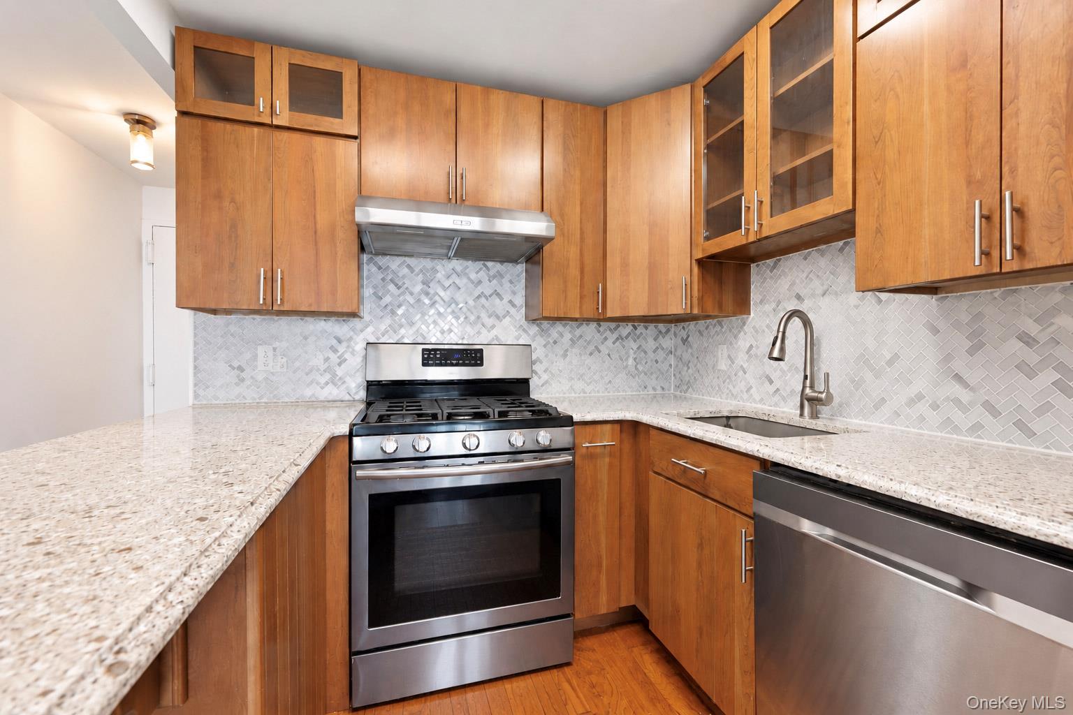 1155 Warburton Avenue, Unit 3Y photo 12