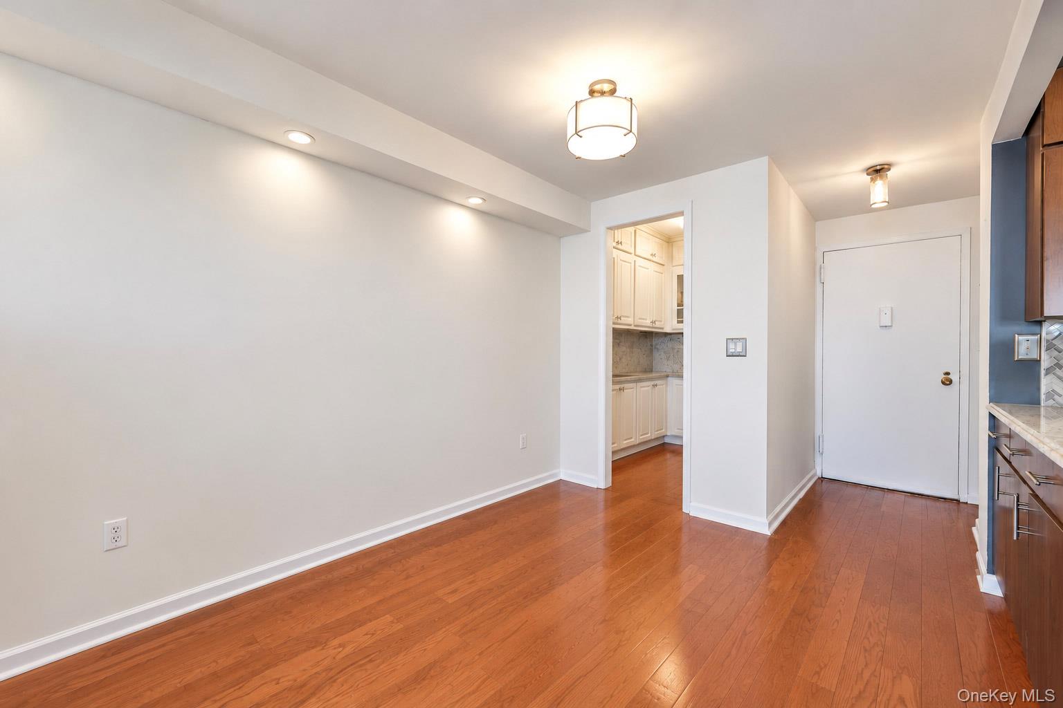 1155 Warburton Avenue, Unit 3Y photo 8