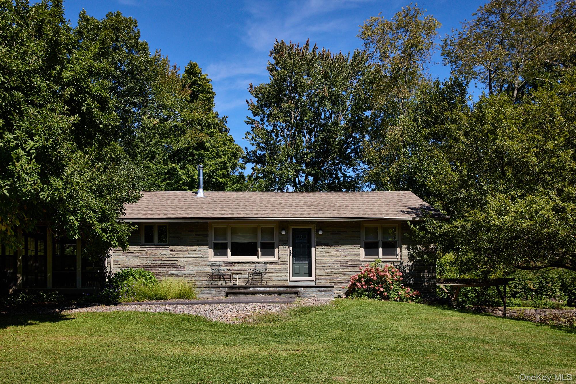 17 Amato Lane – For Sale photo 29