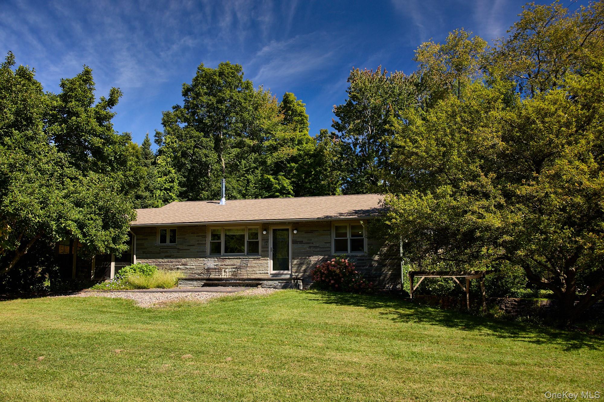 17 Amato Lane – For Sale