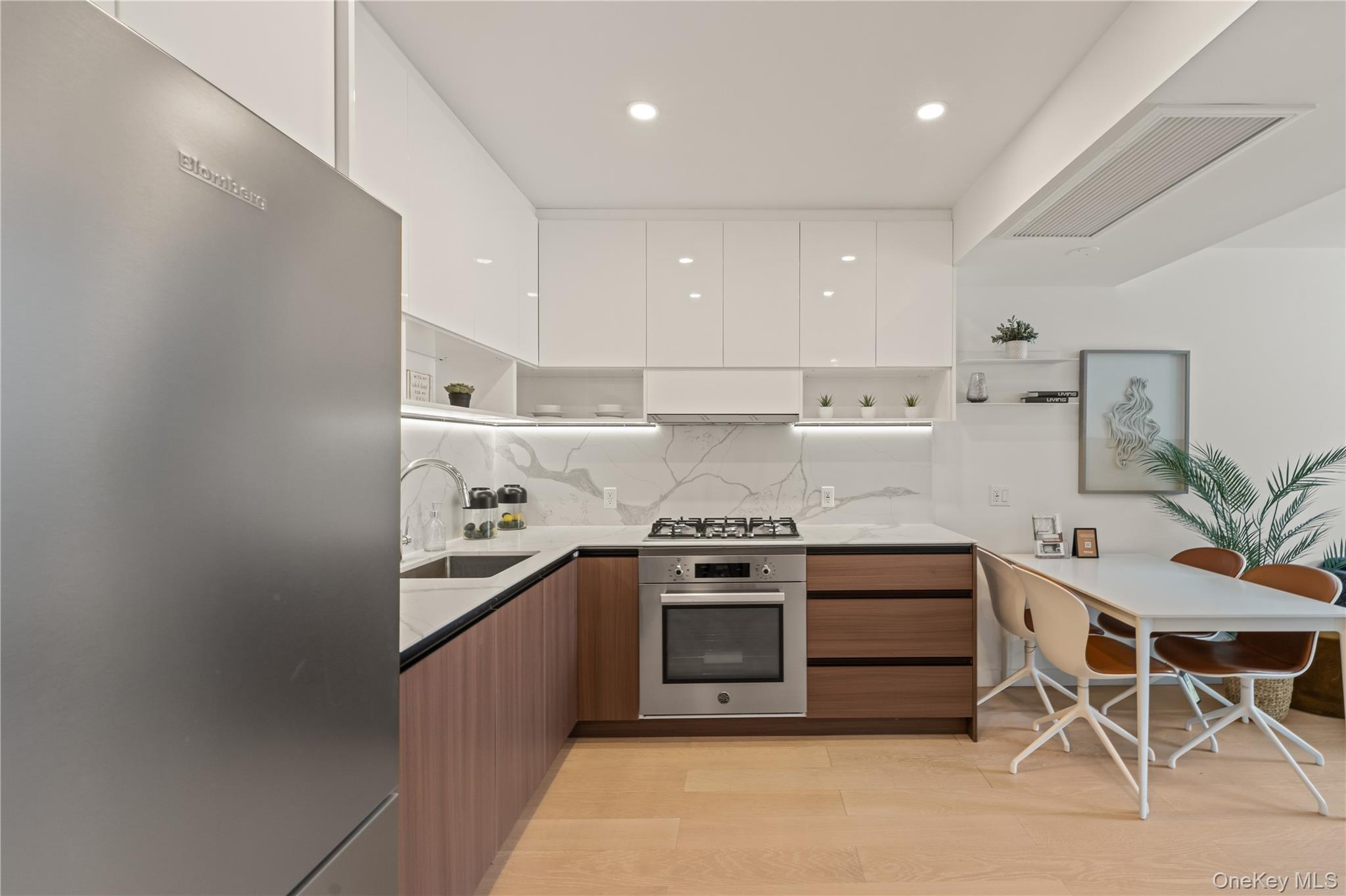 144-49 Northern Boulevard, Unit 518 photo 7