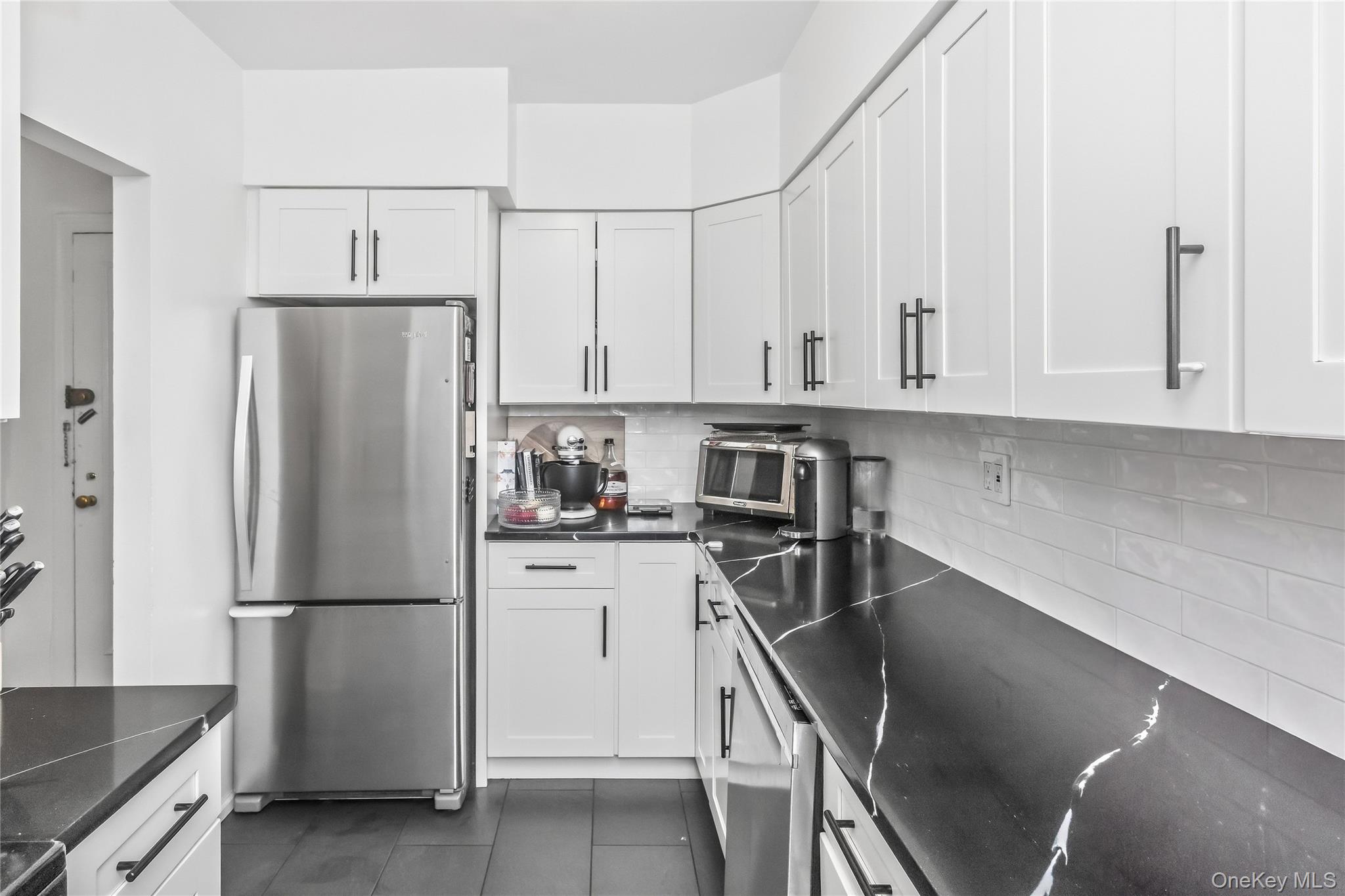 51-10 30 Avenue, Unit 4 photo 9