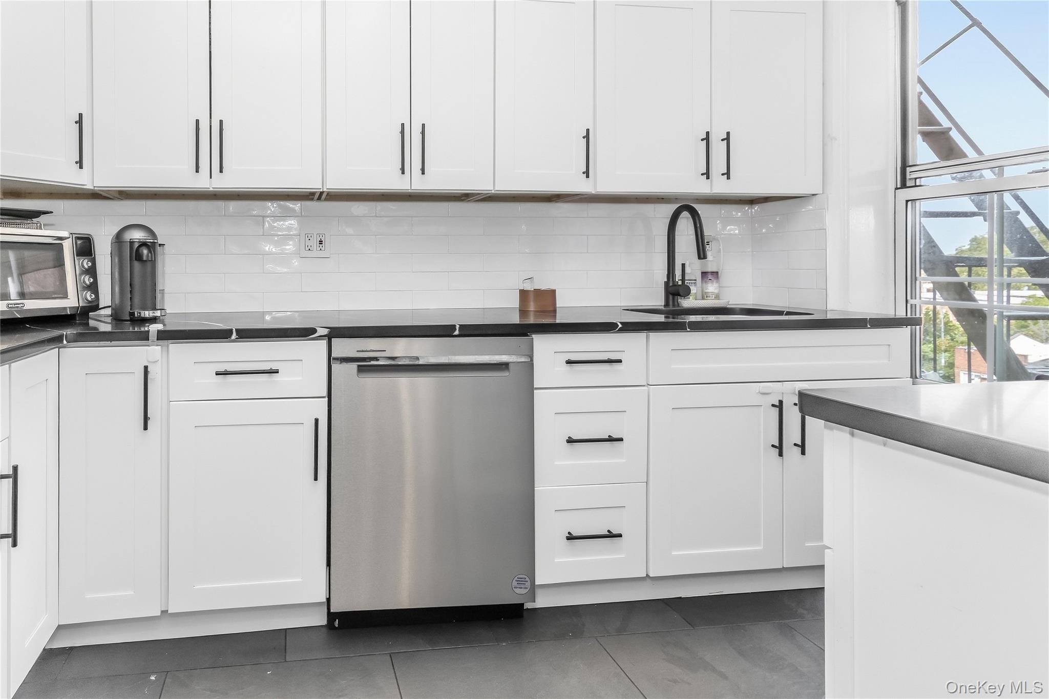 51-10 30 Avenue, Unit 4 photo 12