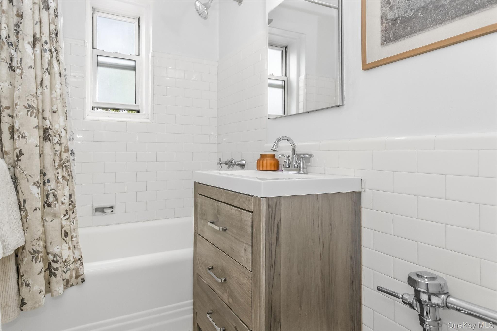 51-10 30 Avenue, Unit 4 photo 18