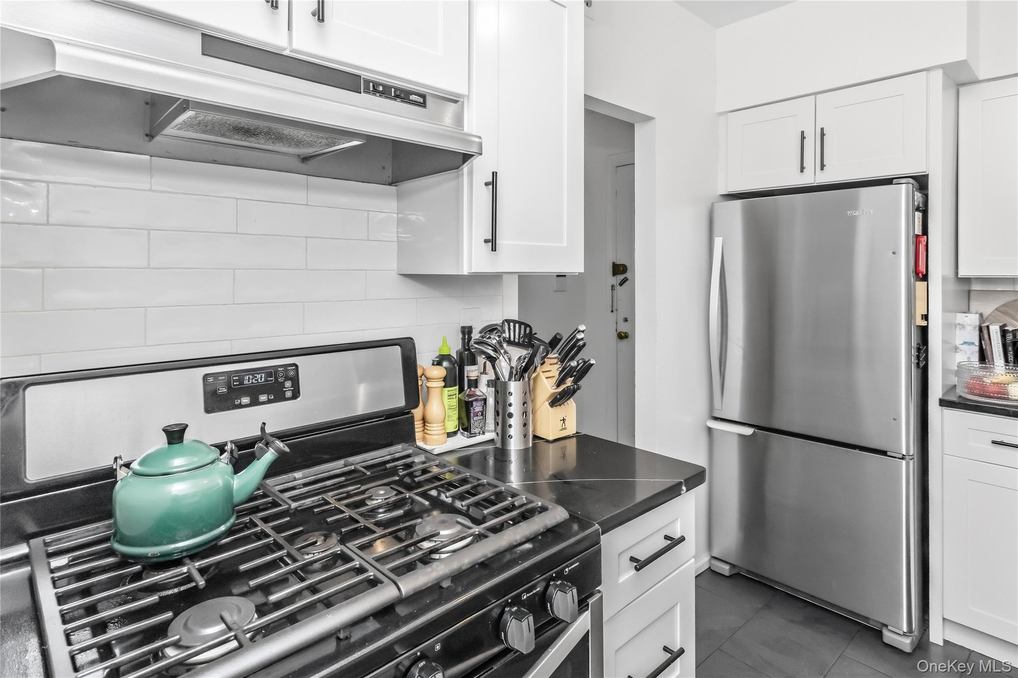 51-10 30 Avenue, Unit 4 photo 11