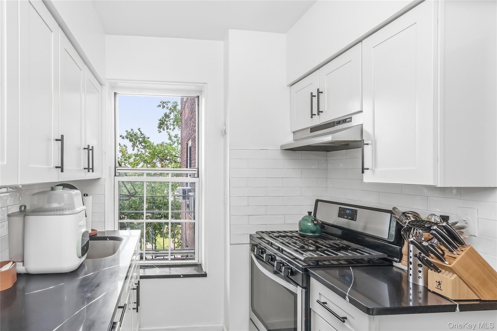 51-10 30 Avenue, Unit 4 photo 14