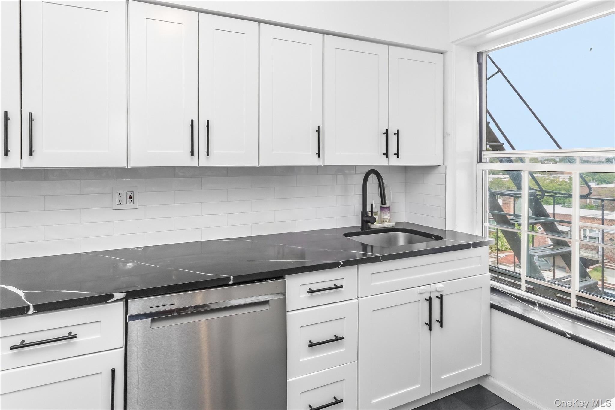 51-10 30 Avenue, Unit 4 photo 7