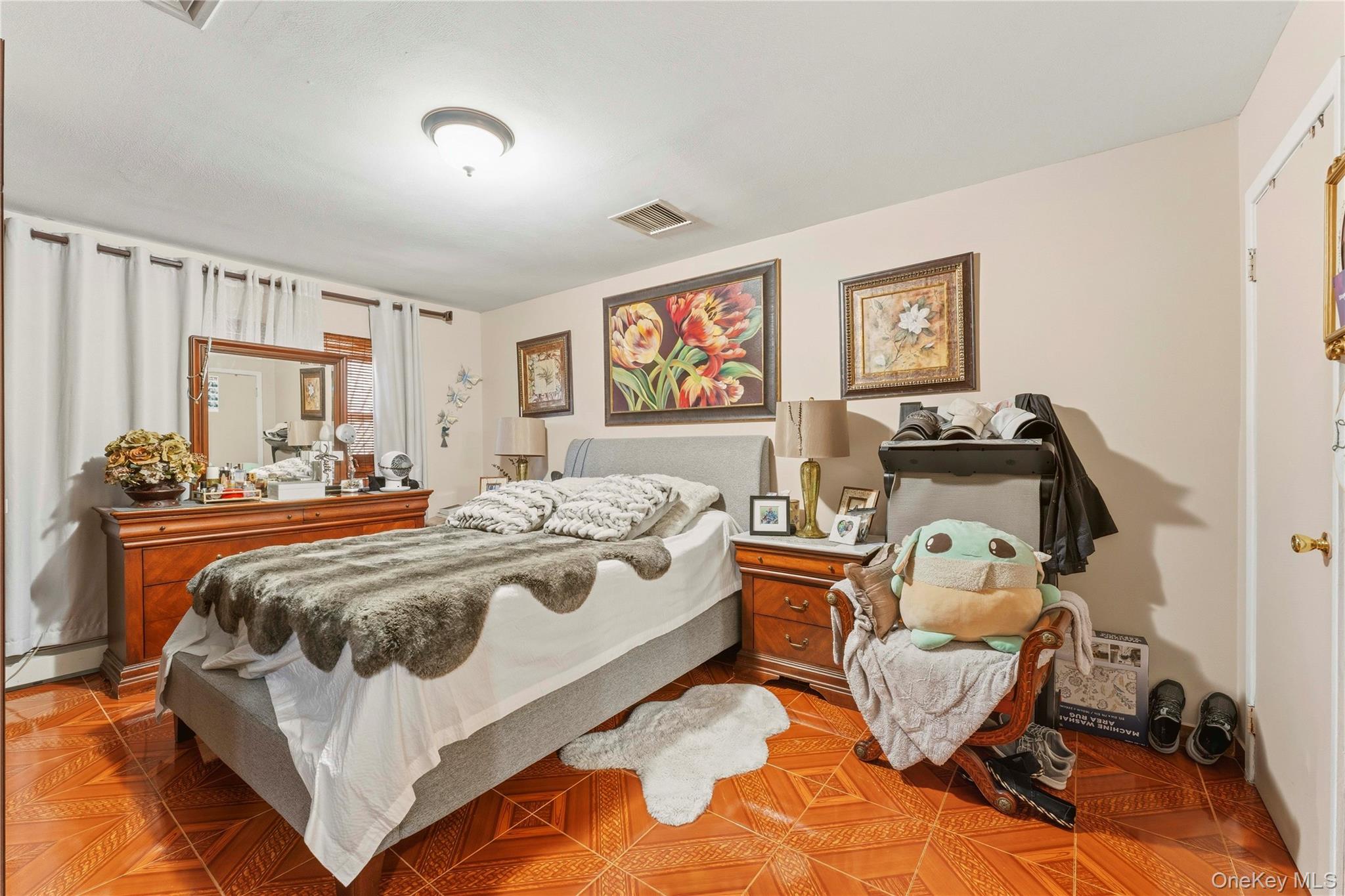 1556 Longfellow Avenue – For Sale photo 9