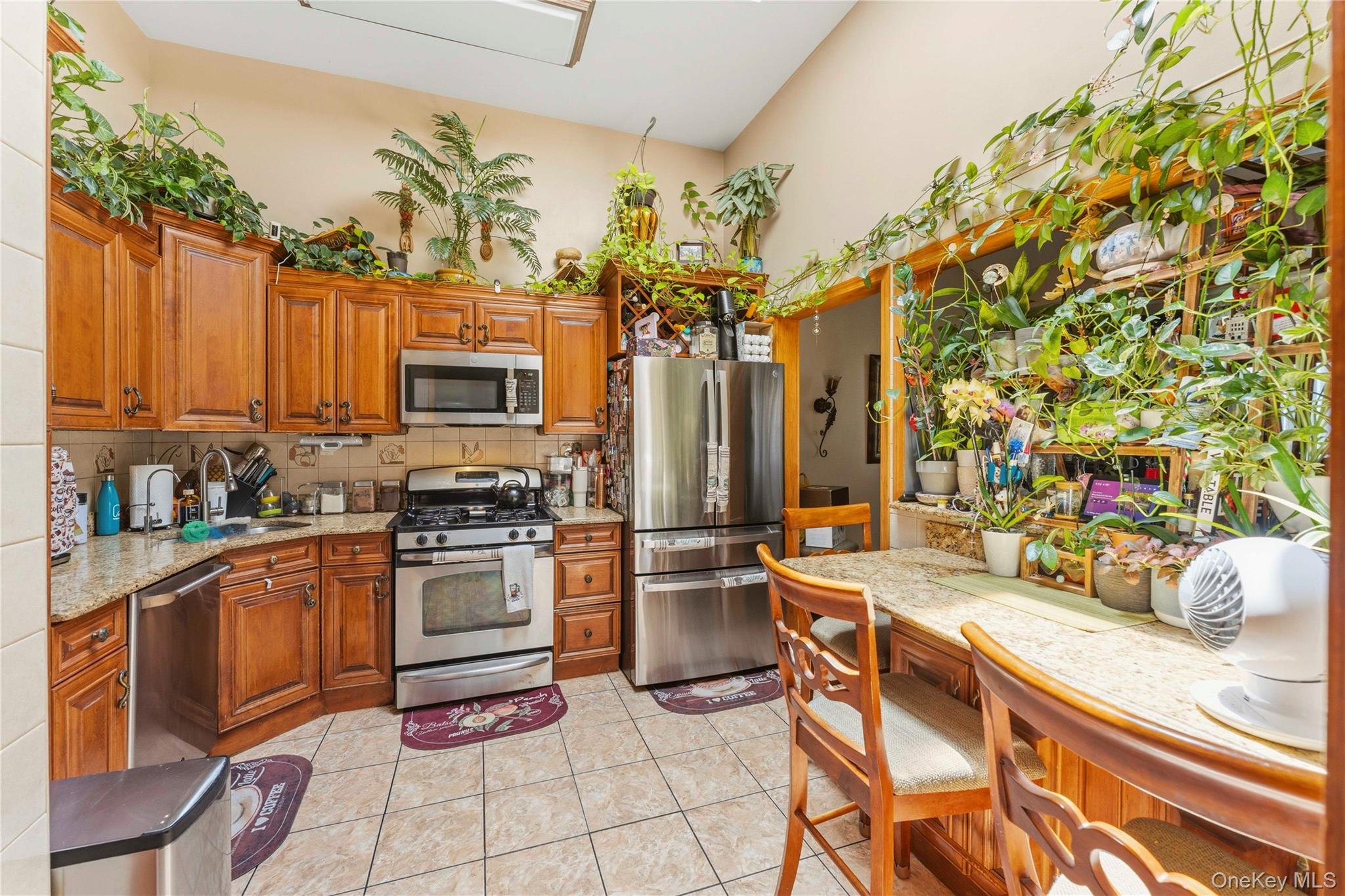 1556 Longfellow Avenue – For Sale photo 6