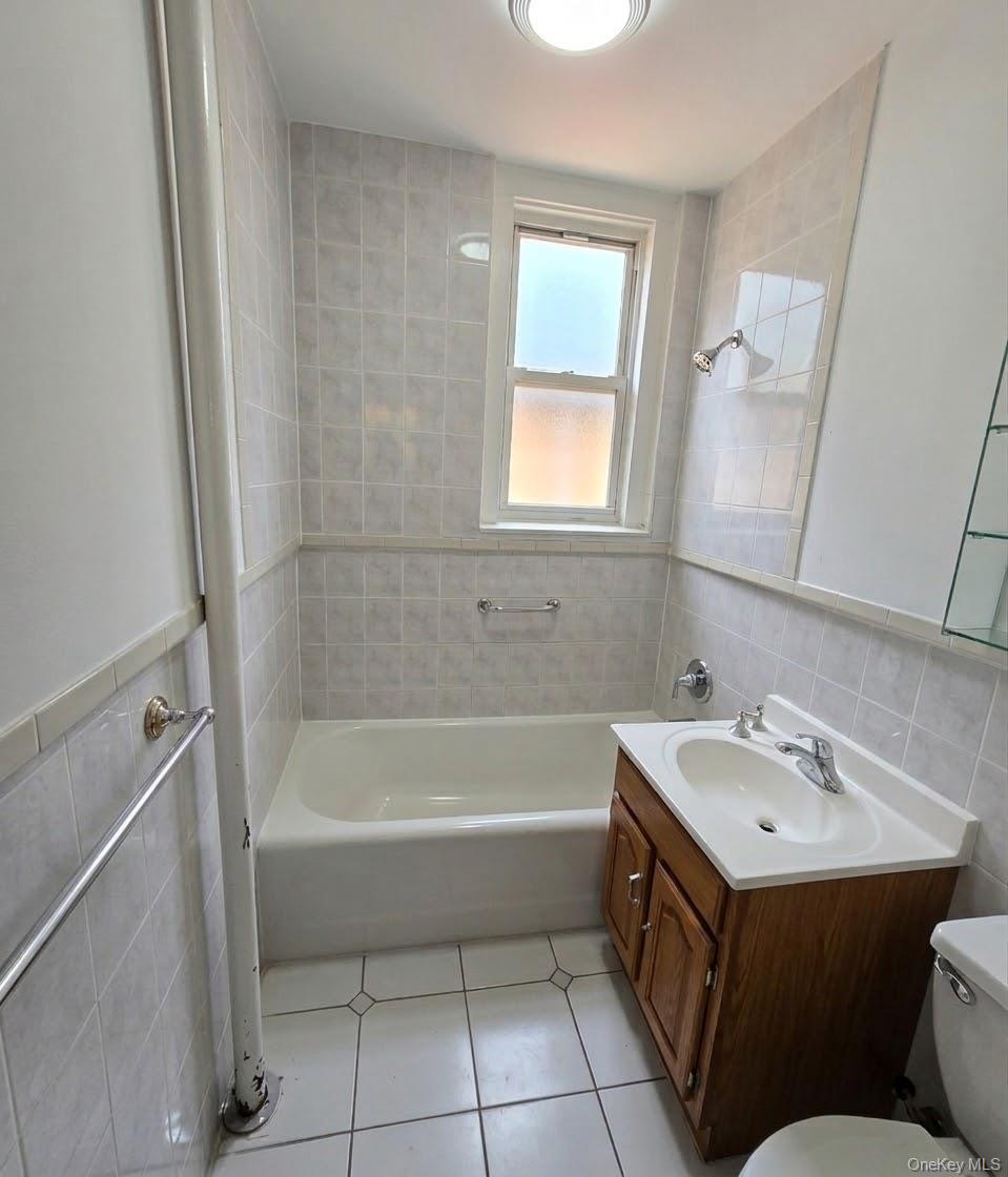 4115 Manhattan Avenue – For Sale photo 10