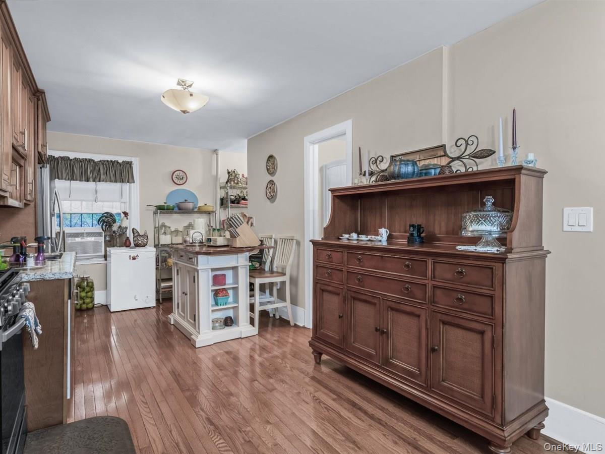 750 Halsey Street – For Sale photo 8