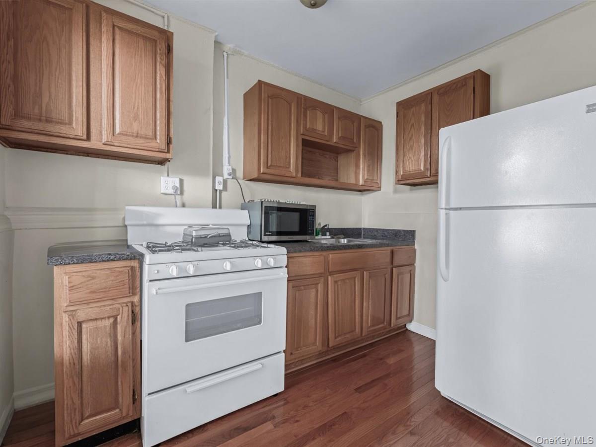 750 Halsey Street – For Sale photo 20