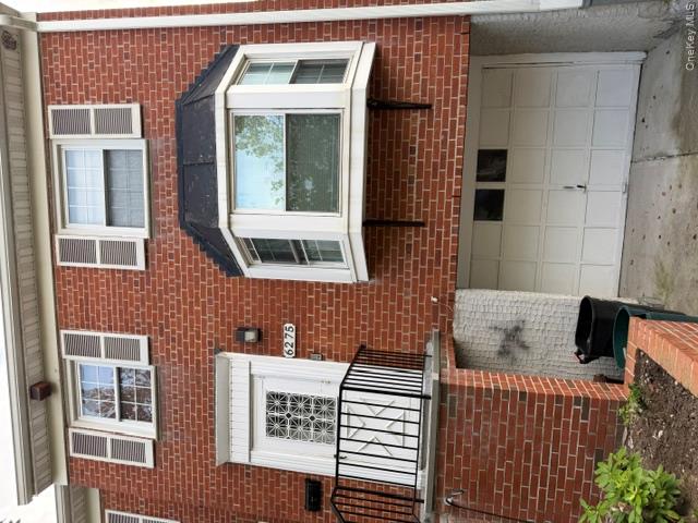 6275 Douglaston Parkway, Unit 11