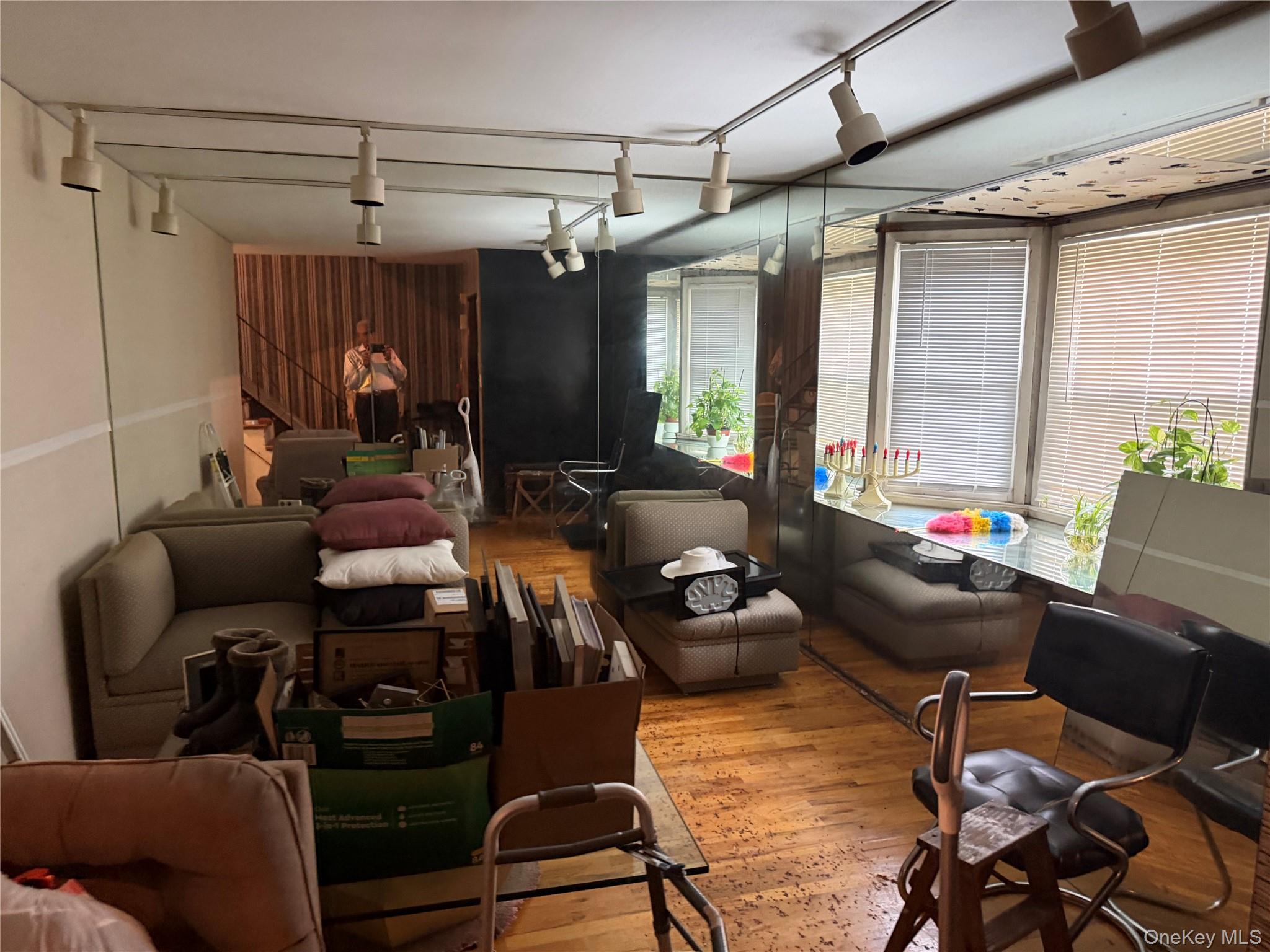 6275 Douglaston Parkway, Unit 11 photo 3