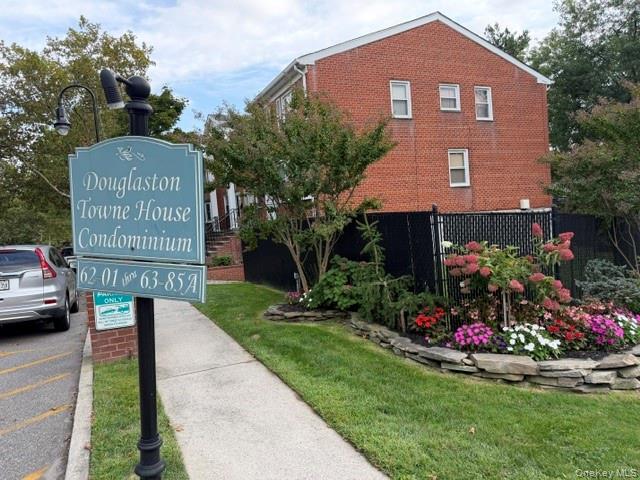 6275 Douglaston Parkway, Unit 11 photo 23