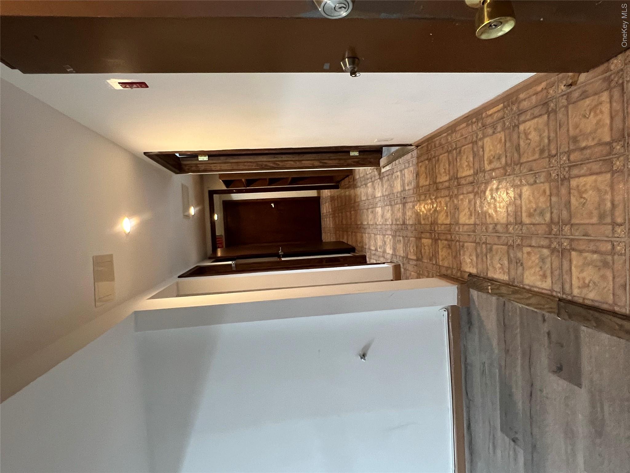 223-01 Union Turnpike – For Rent photo 3