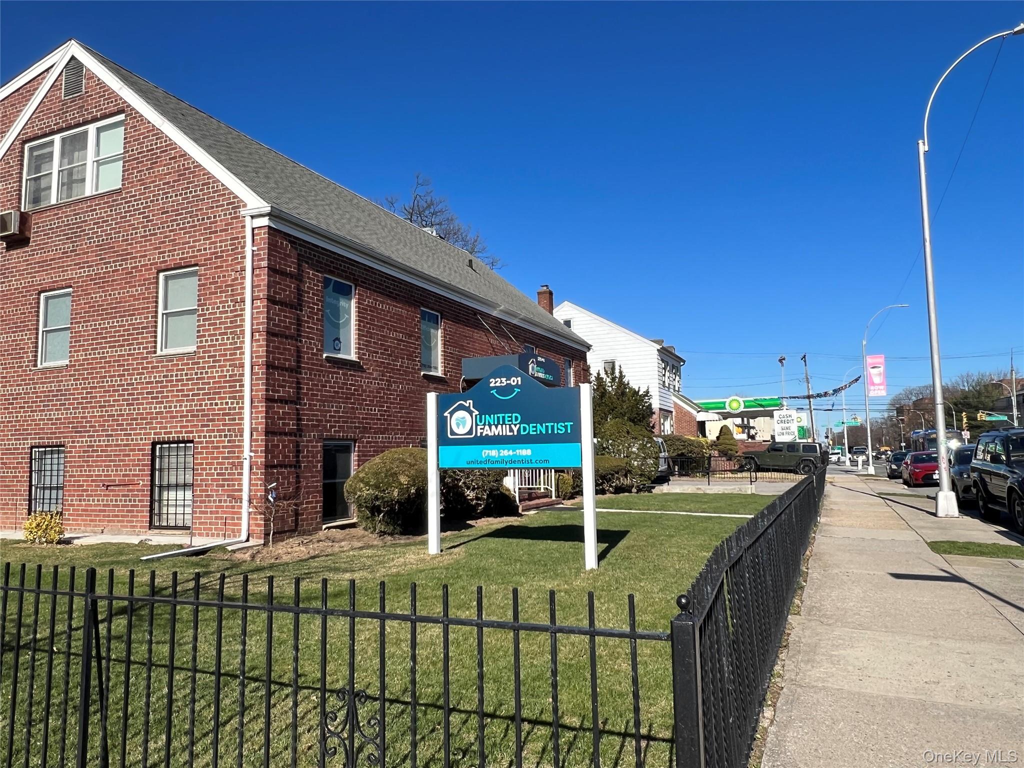 223-01 Union Turnpike – For Rent