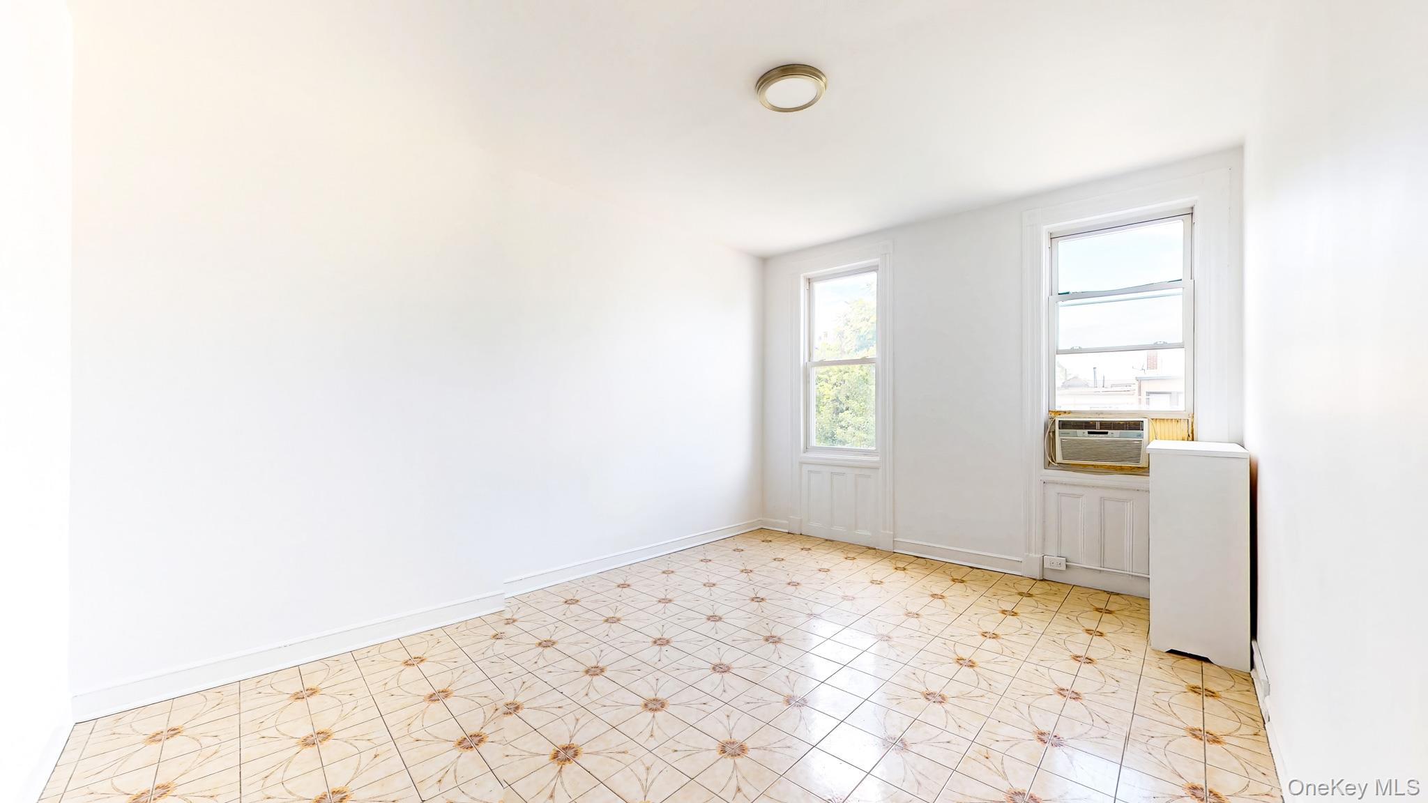 20-13 Greene Avenue, Unit 2 photo 8