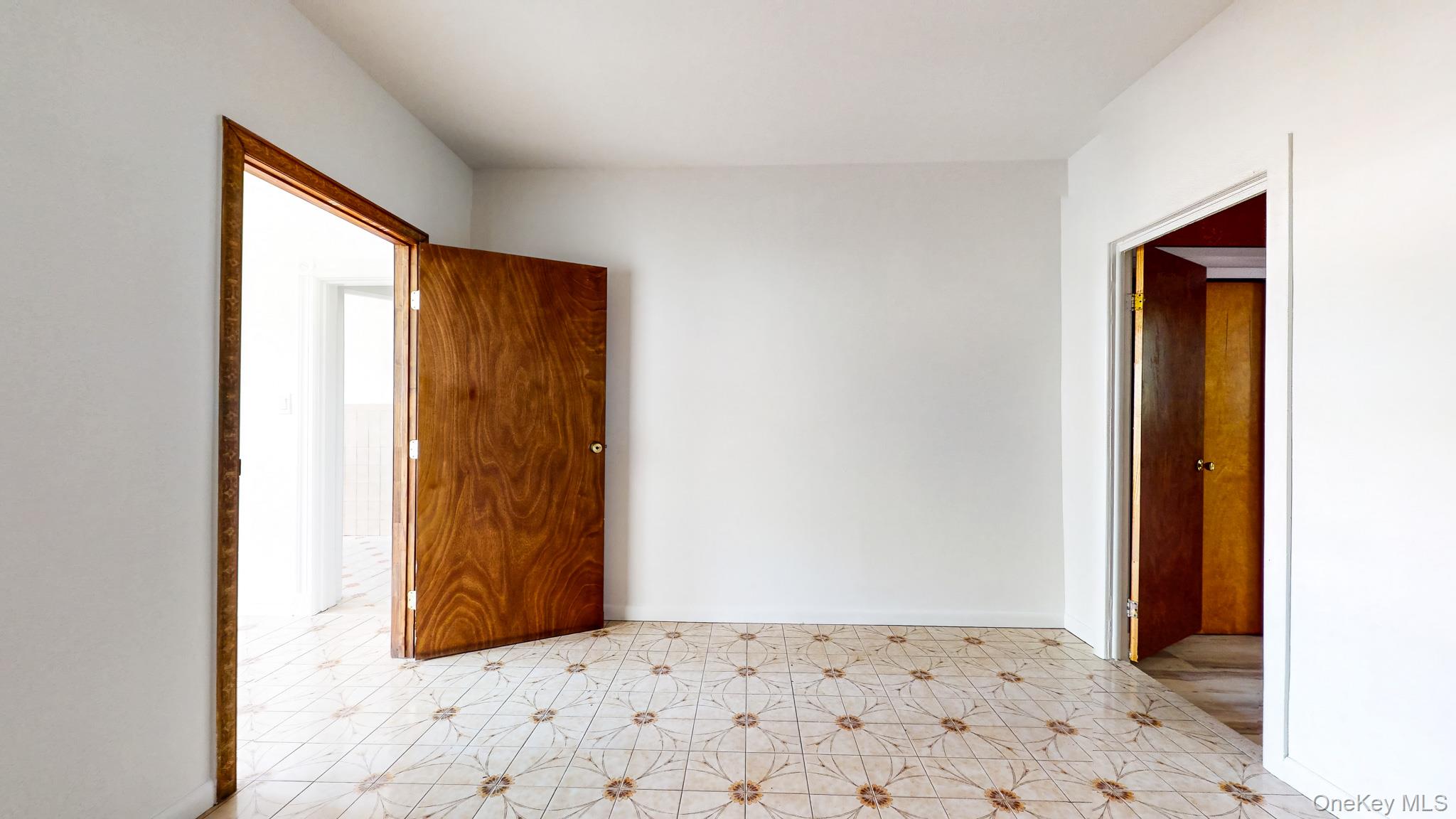20-13 Greene Avenue, Unit 2 photo 12