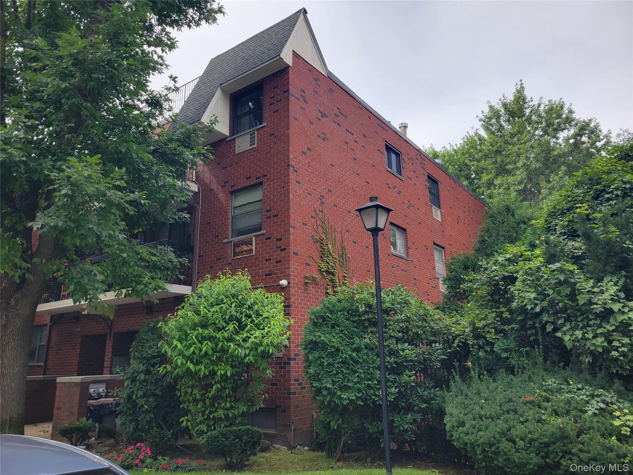 71-24 Sutton Place, Unit 3FL. photo 2