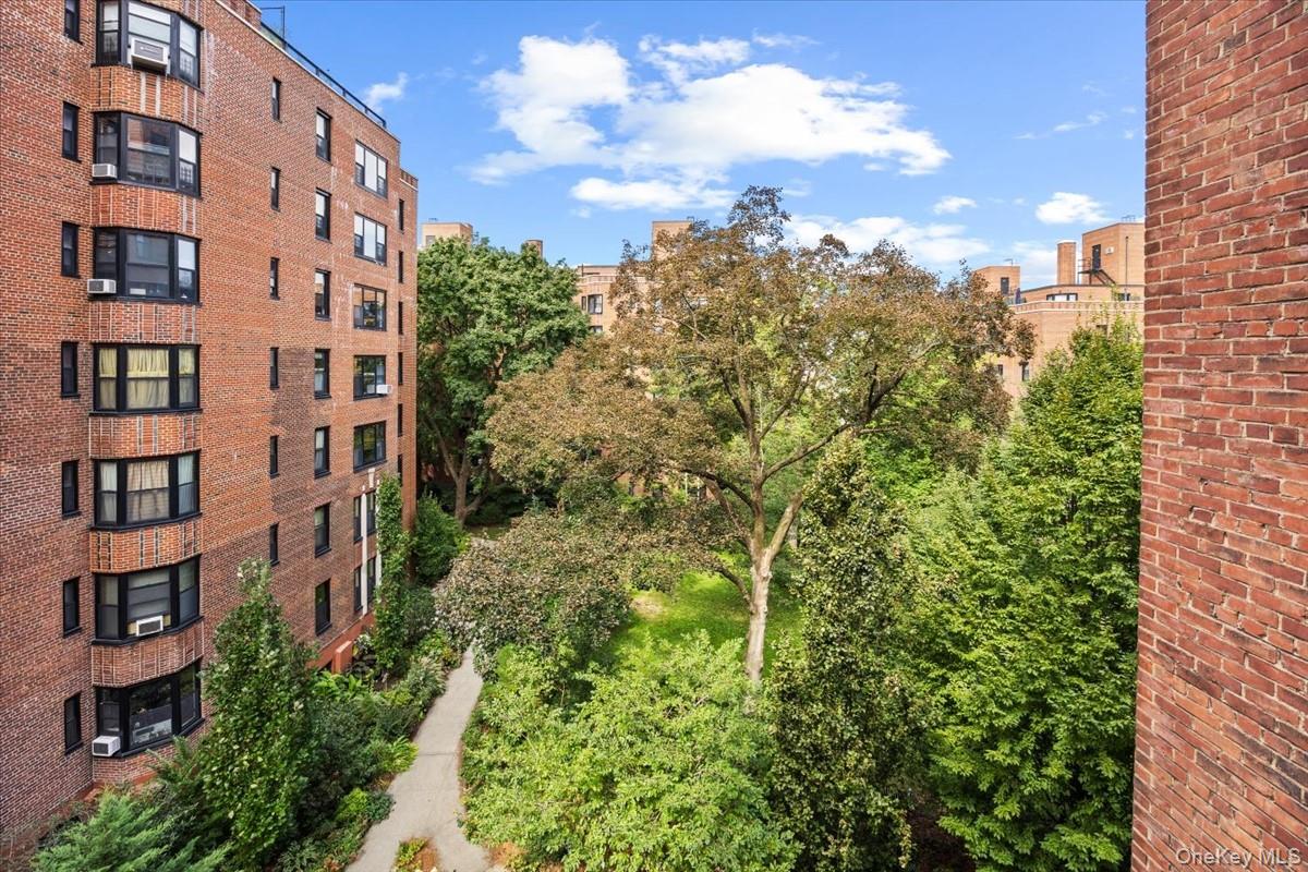 65 Park Terrace East, Unit C67 photo 3