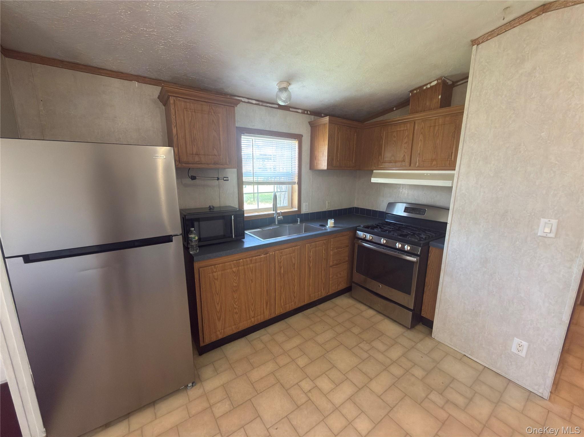 16 Delellas Lane – For Rent photo 8