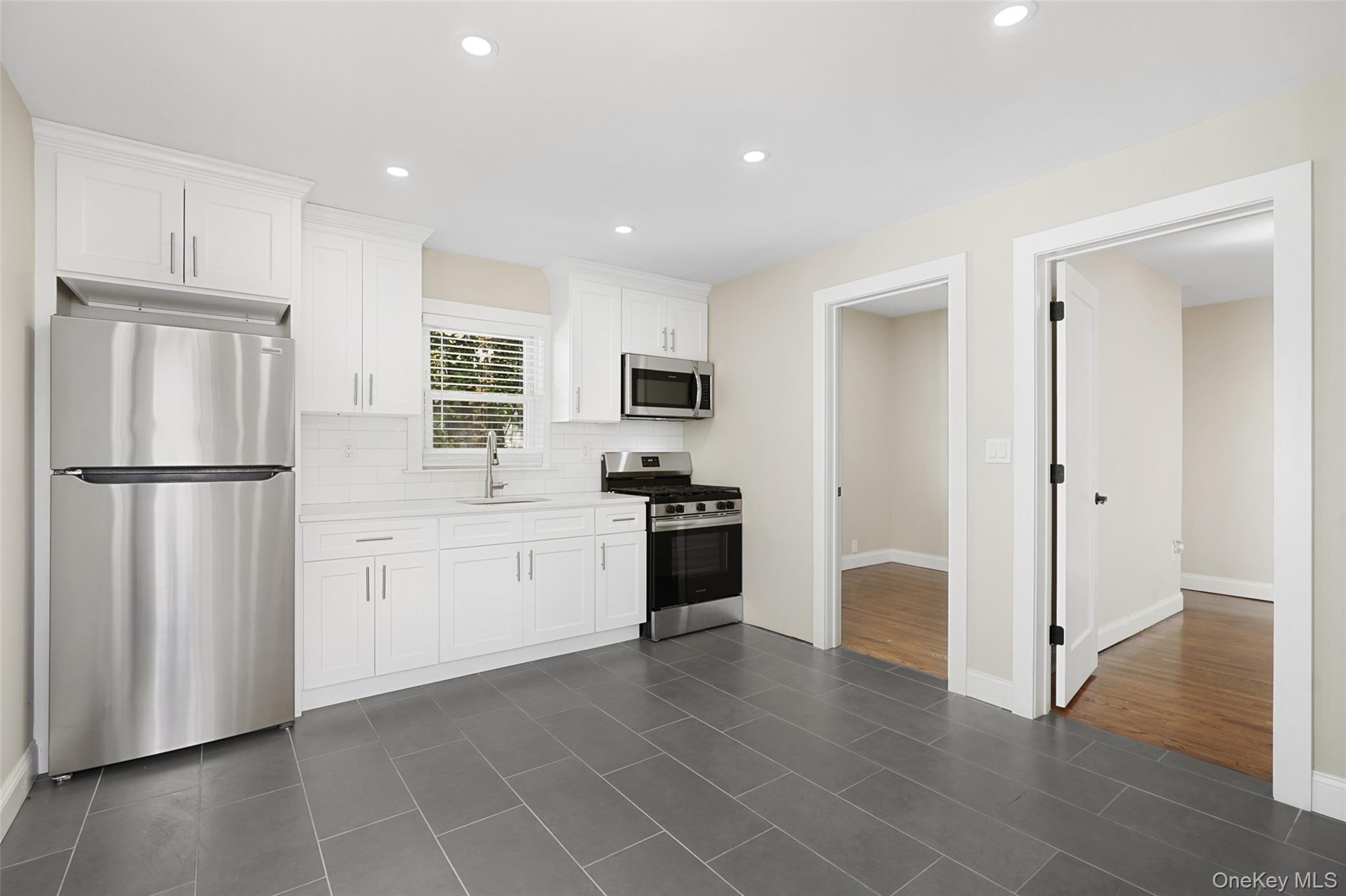 352 Willett Avenue, Unit 1 photo 3