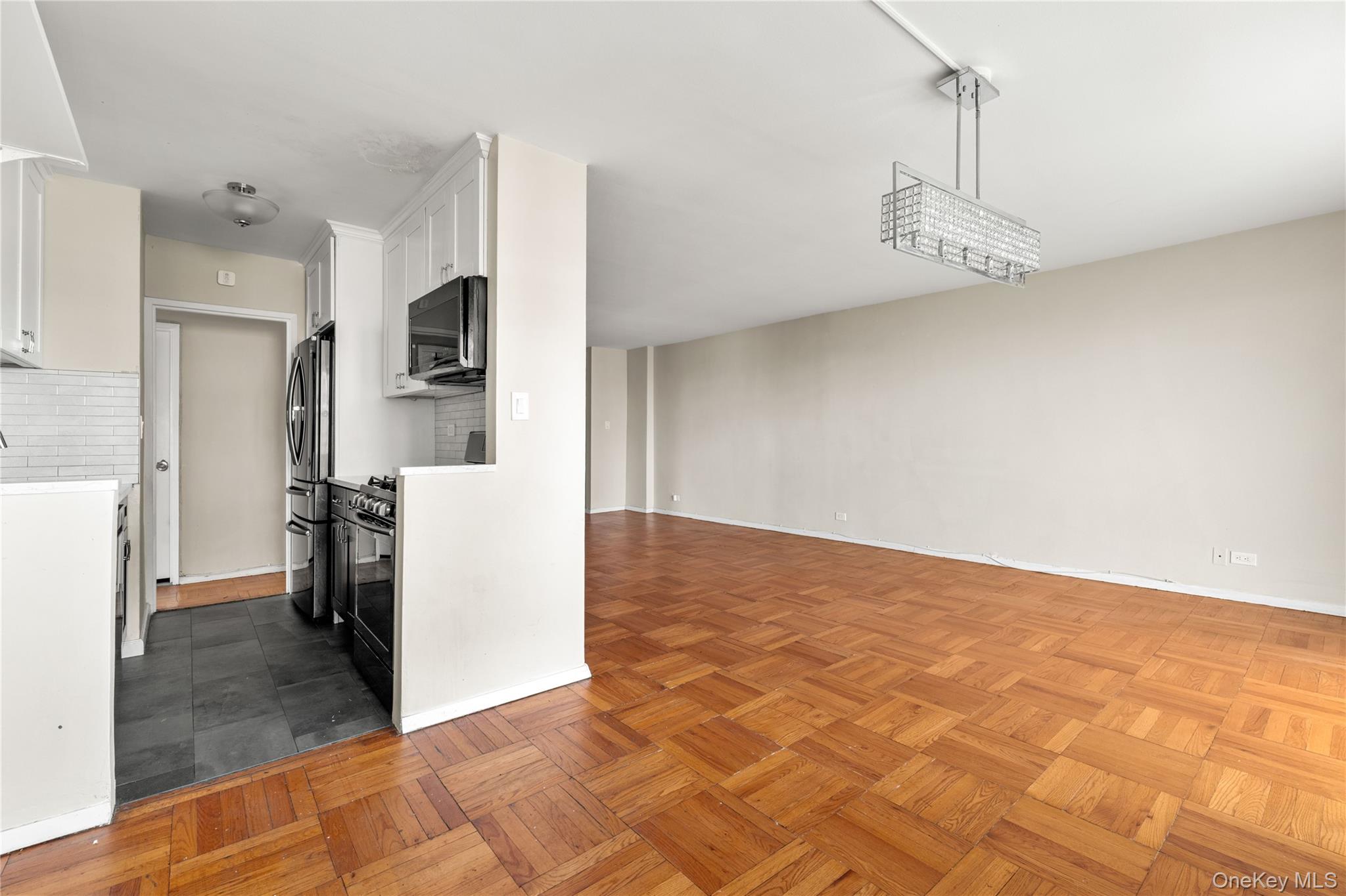 102-10 66 Road, Unit 8D photo 7