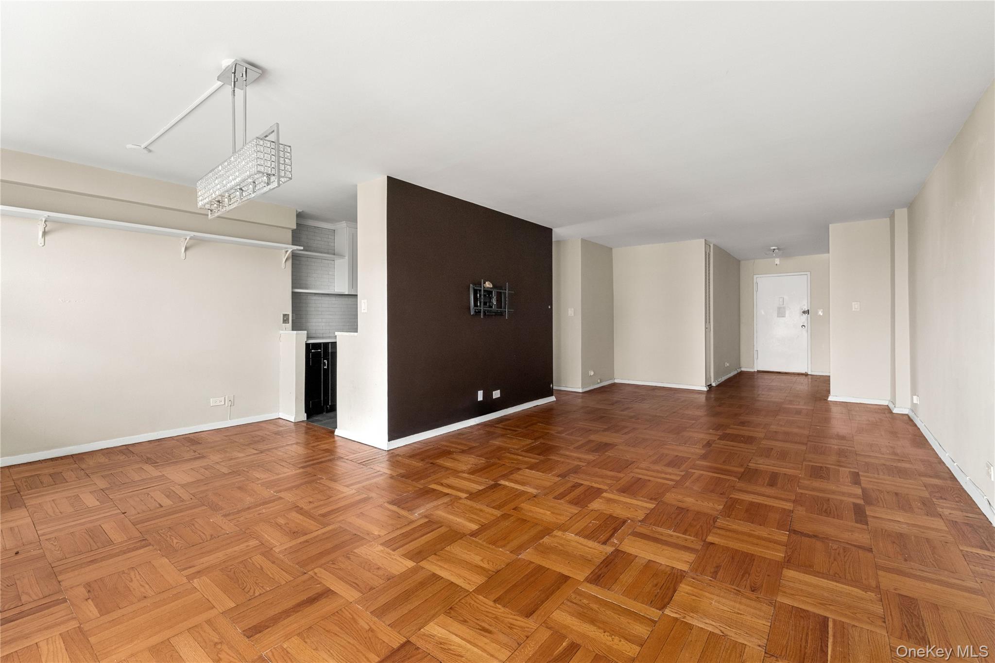 102-10 66 Road, Unit 8D photo 6
