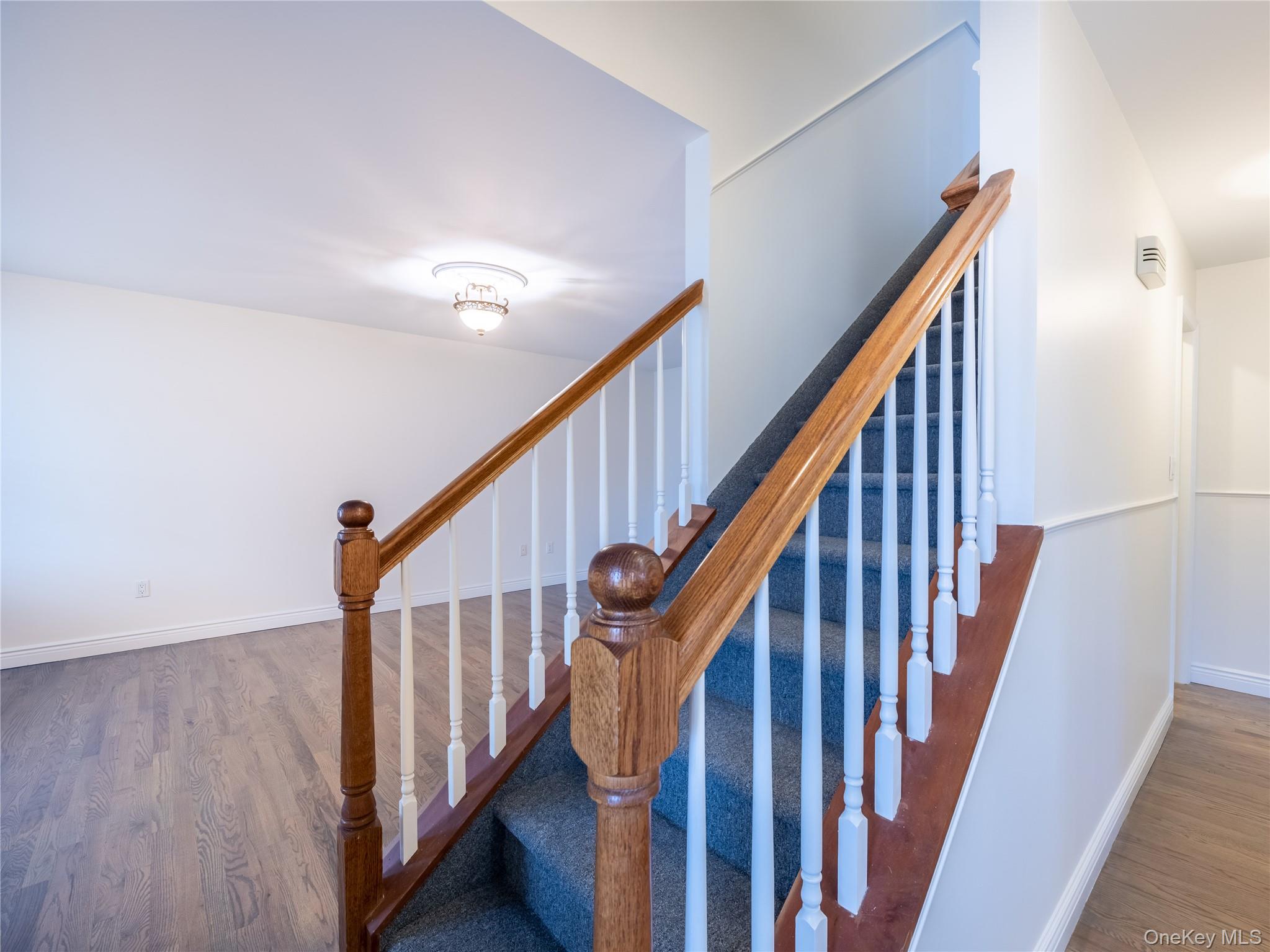 21 Marwood Road N, Unit Right Side photo 9