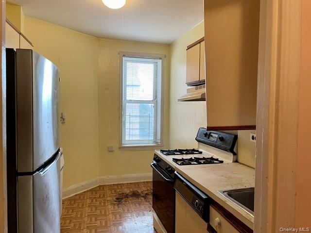 43-10 48 Avenue, Unit 4F photo 8