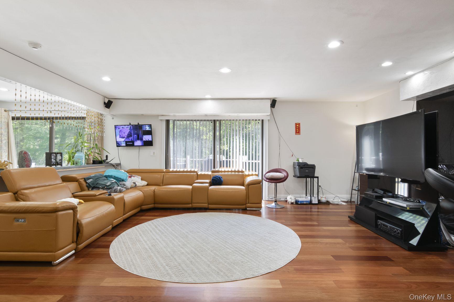 26 Candlewood Path – For Sale photo 8