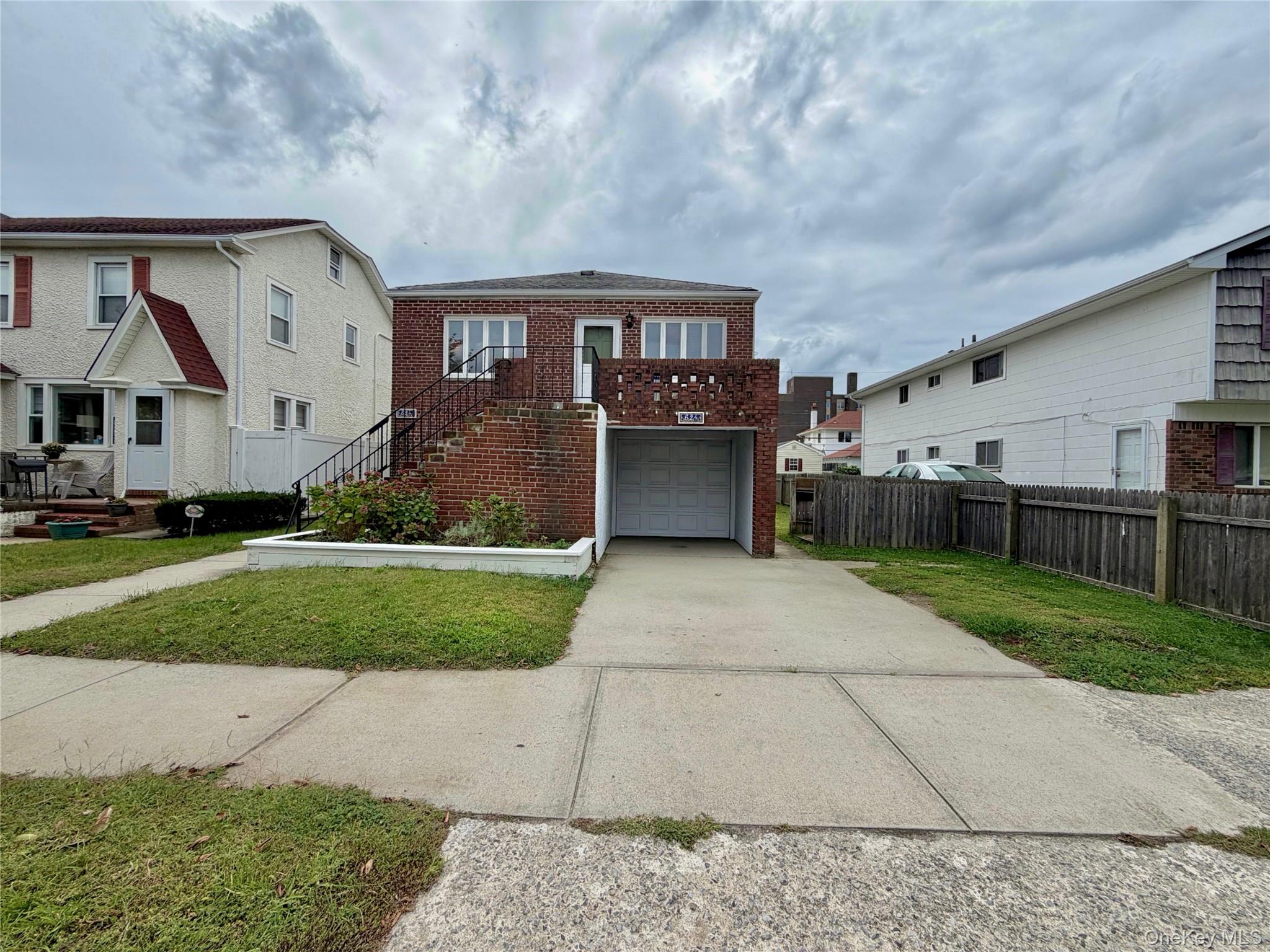 624 W Beech Street – For Rent