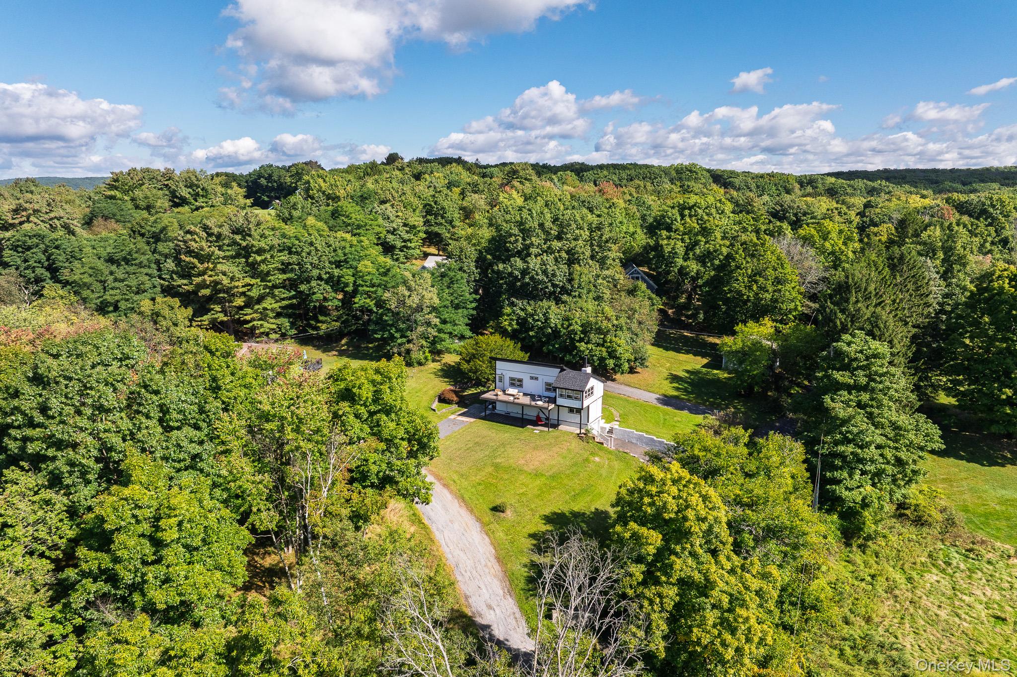 6 Wang Drive – For Sale photo 2